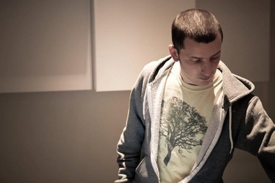 File:Throwing Snow 4.jpg