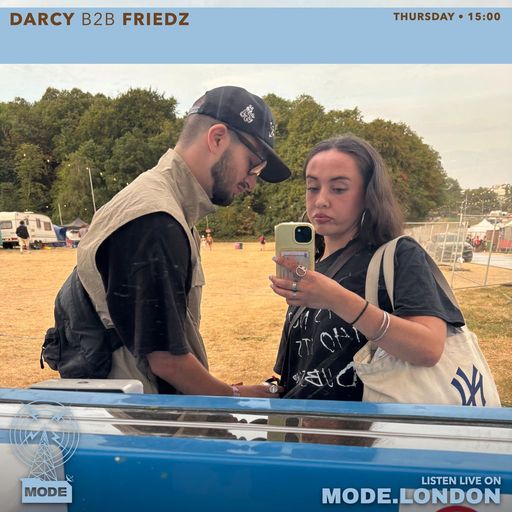 File:2026-10-15 - Darcy b2b Friedz - Mode London.jpg