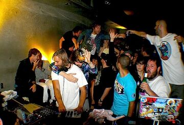 2008-11-02 - DJ Falcon @ 2 Years Banana Split Sundaes, LAX, Hollywood - BTD.jpg