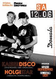 Thumbnail for File:2010-06-12 - Kaiserdisco @ Douala.jpg